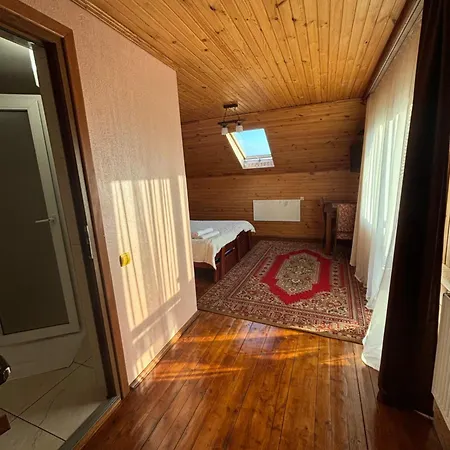 Guest house 4 Cезони Yaremche