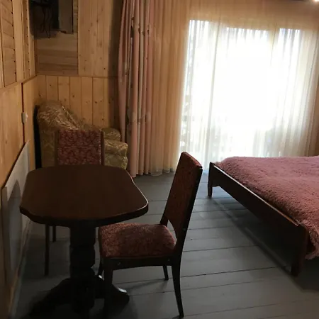 4 Cезони Konukevi Yaremche